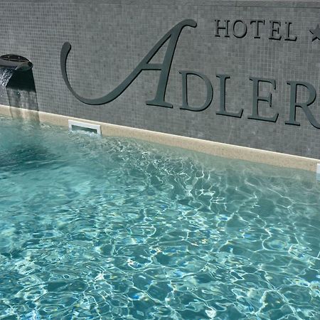 Hotel Adler Alassio Esterno foto