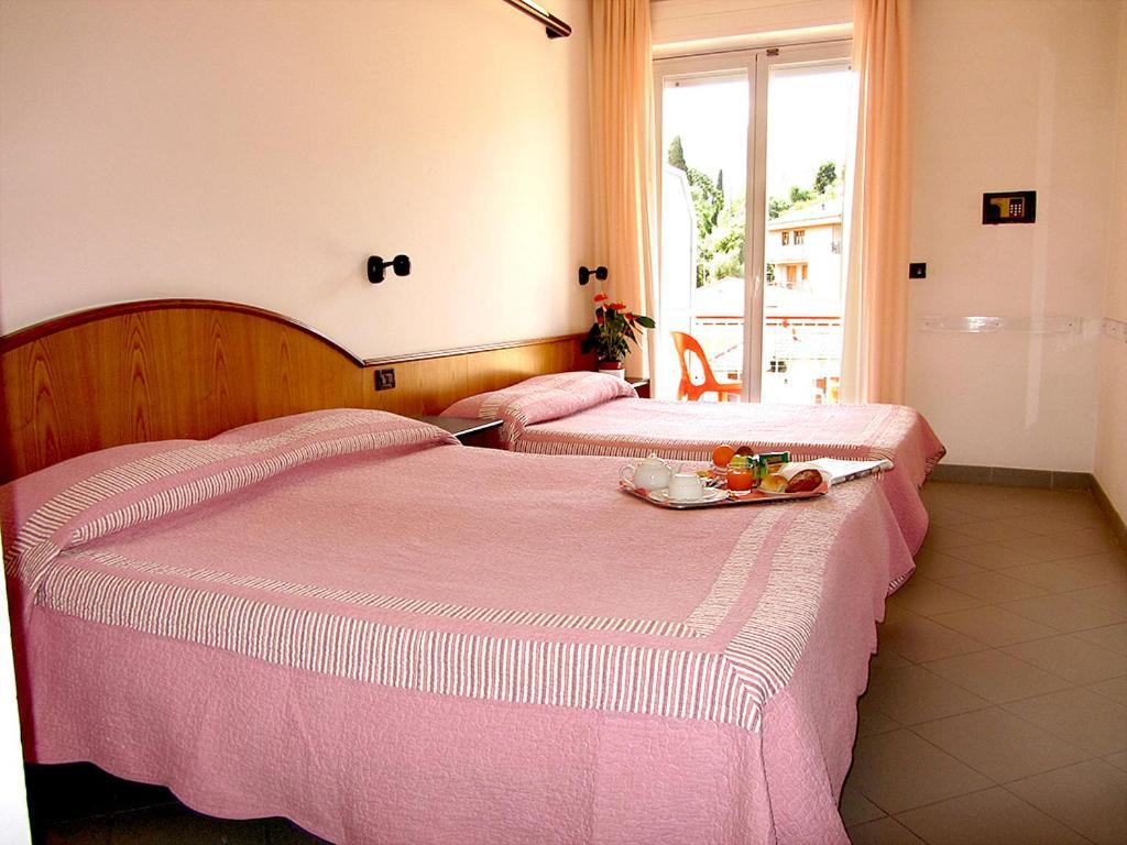 Hotel Adler Alassio Camera foto