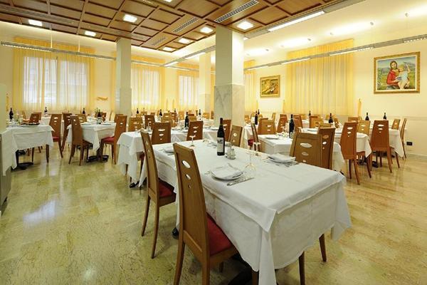 Hotel Adler Alassio Esterno foto