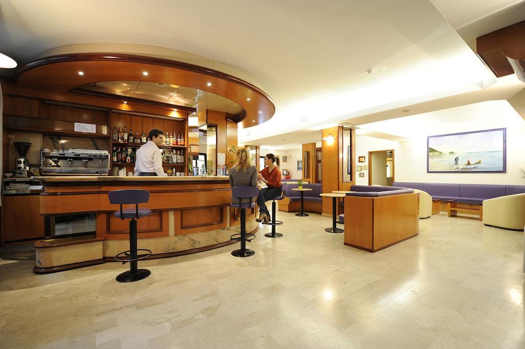 Hotel Adler Alassio Esterno foto