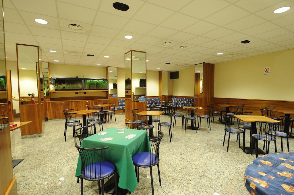 Hotel Adler Alassio Esterno foto