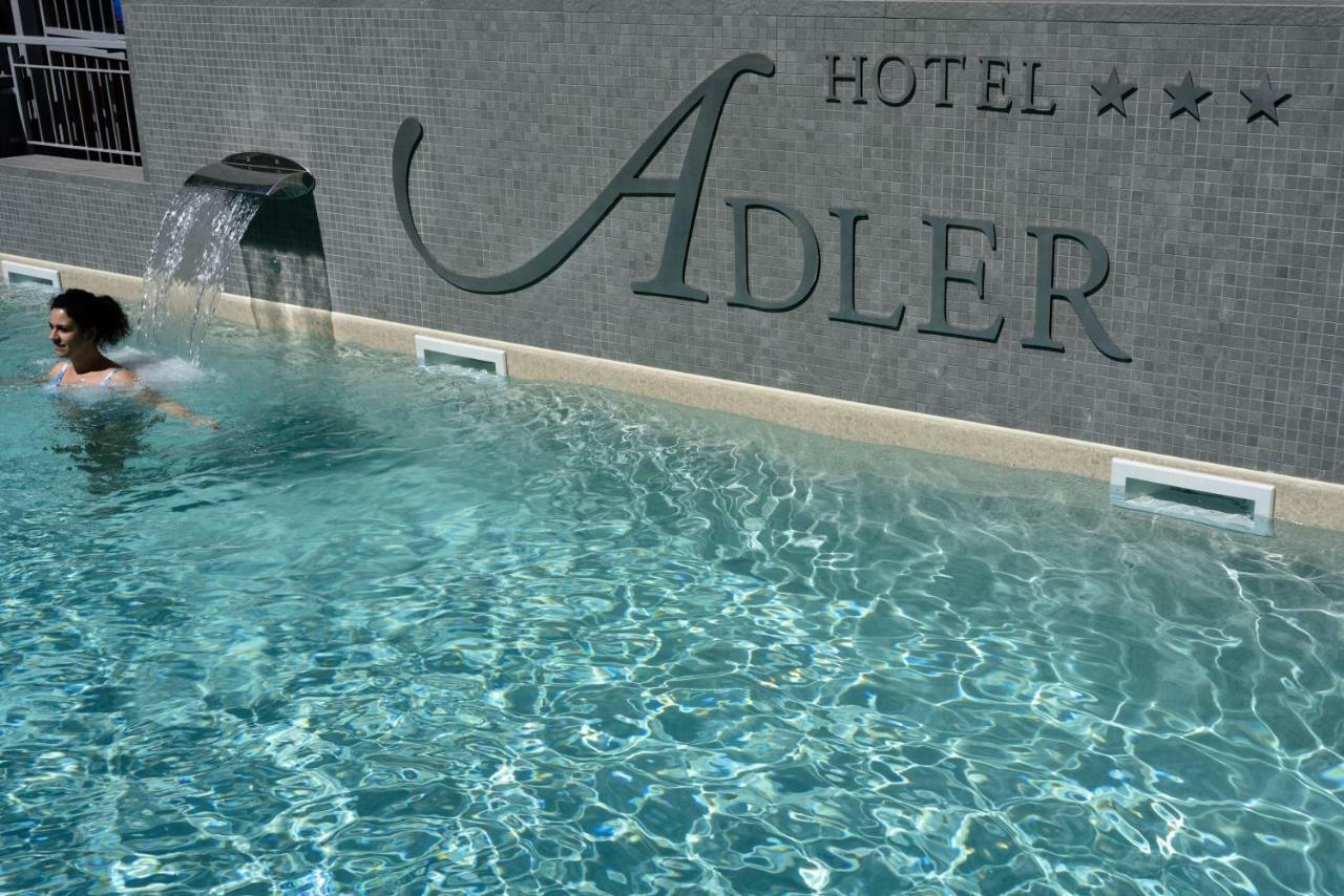 Hotel Adler Alassio Esterno foto