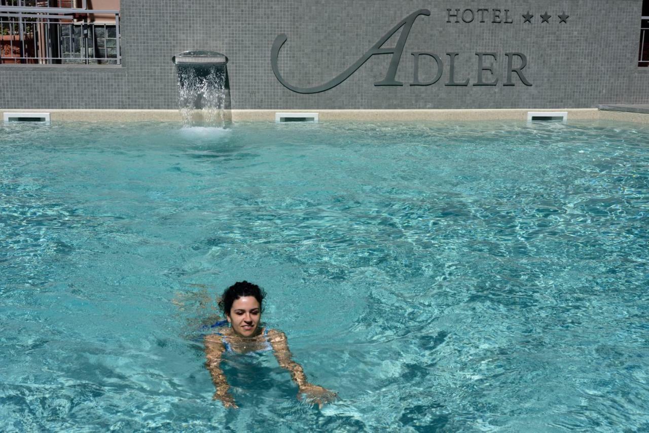 Hotel Adler Alassio Esterno foto