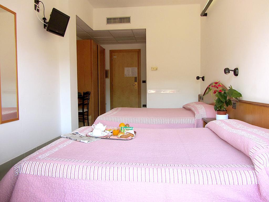 Hotel Adler Alassio Camera foto